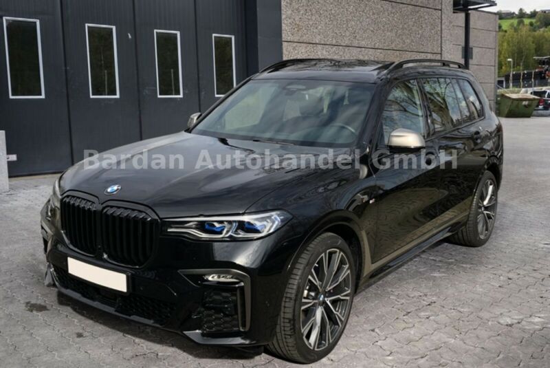 BMW X7 M50d xDrive Mpaket | předváděcí auto skladem | sportovně luxusní SUV | maximální výbava | nejnižší cena | nákup online